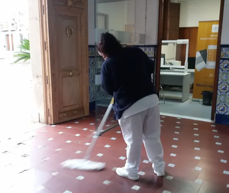 Limpieza de edificios y comunidades en Castellón de la Plana incluye desinfección gratis